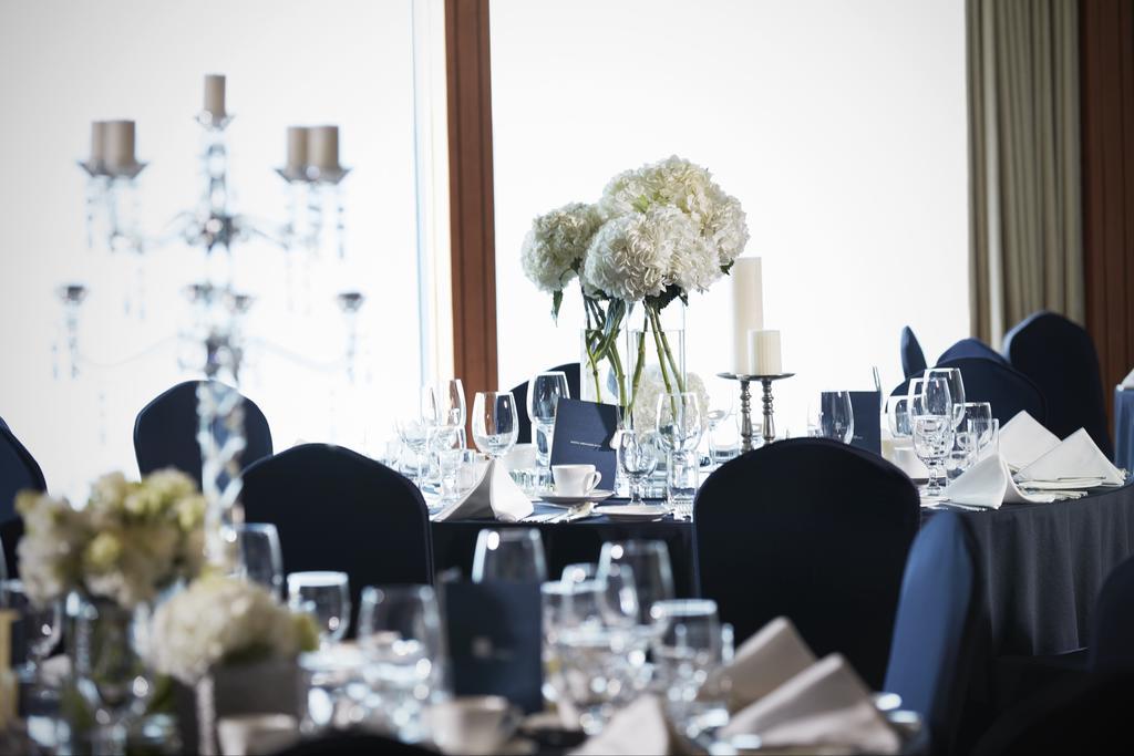 Grand Josun Busan Exterior foto The table setting at a formal dinner