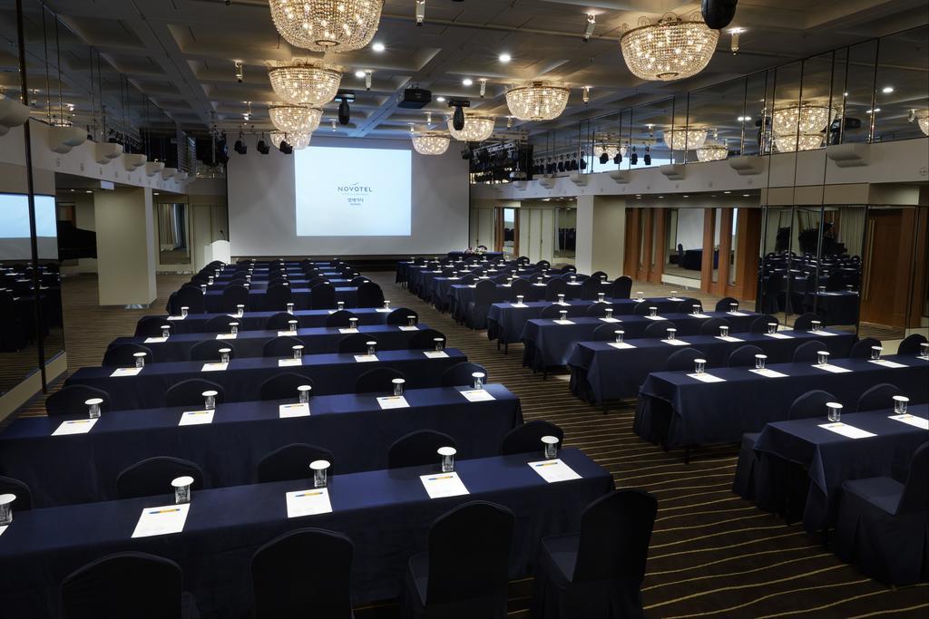 Grand Josun Busan Exterior foto The ballroom of the hotel