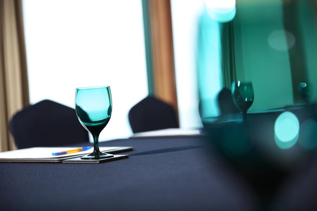 Grand Josun Busan Exterior foto A wine glass